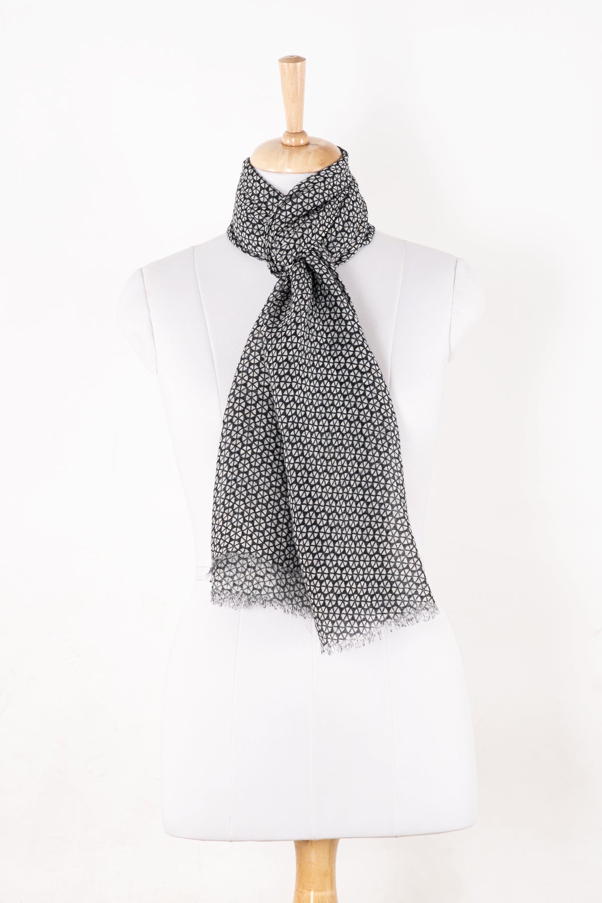 SVEZE Hexagon Wheel Print Linen Cotton Scarf - Black - Regular Drape