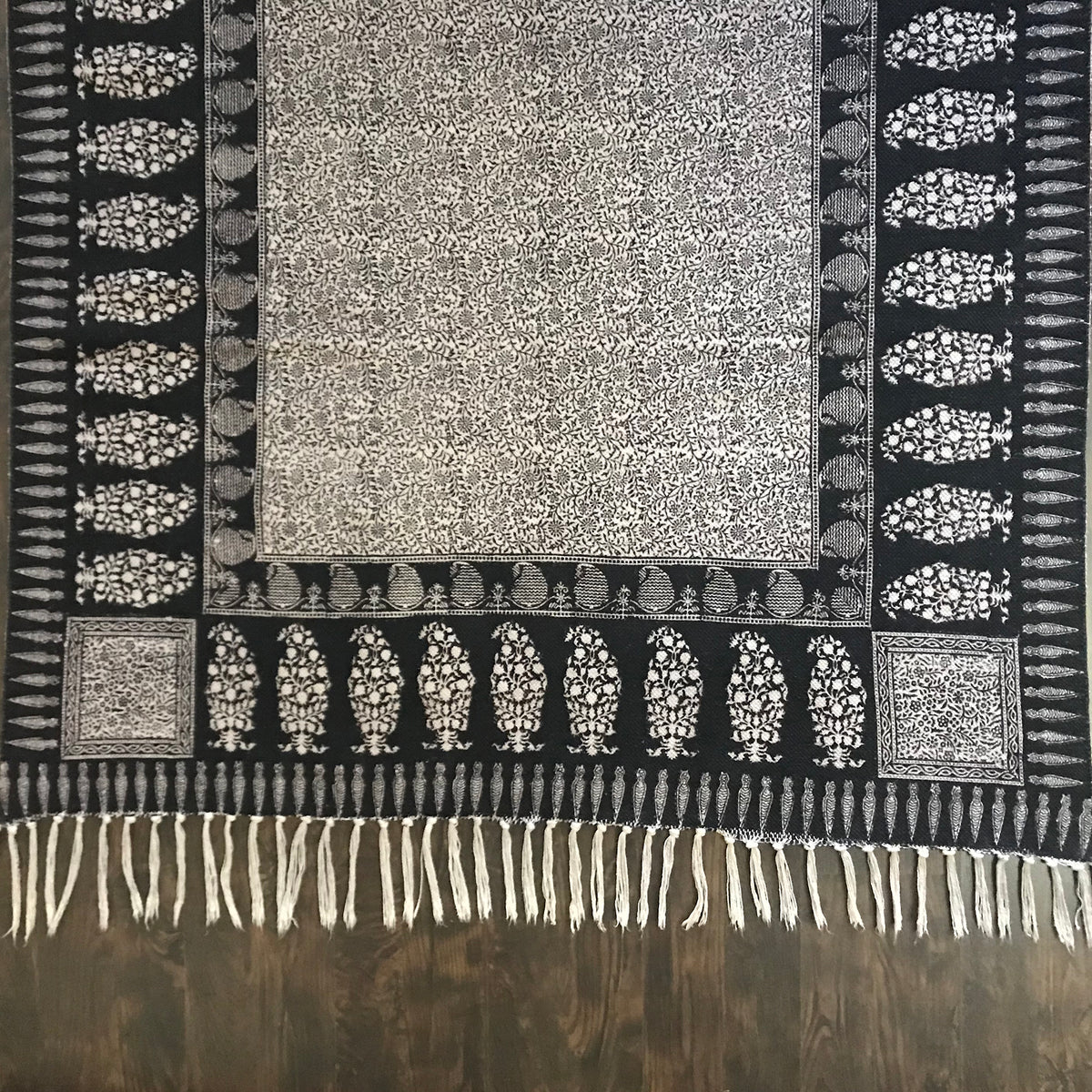Floral Jaal & Paisley Hand-block Print Rug - White Black